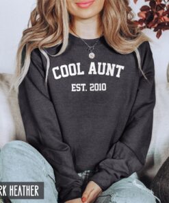 personalized aunt sweatshirt best aunt ever long sleeve shirt unique gift for new aunt cool aunt apparel gjthp