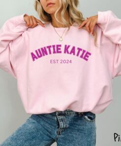 personalized aunt sweatshirt custom aunt name shirt for pregnancy announcement and aunt reveal gifts 5i9y9