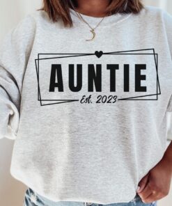 personalized aunt sweatshirt custom aunt shirt for new aunt birthday gift sister to auntie established 2024 iiyku