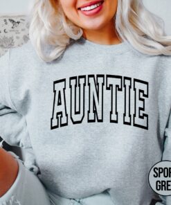 personalized aunt sweatshirt custom hoodie for new aunt gifts cute auntie outfit baby announcement apparel ekks5