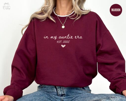 personalized aunt sweatshirt est 2025 crewneck cool aunt club shirt sister pregnancy announcement gift hqfv1