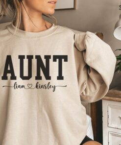 personalized aunt sweatshirt with children names custom aunt sweater unique gift for new aunt pregnancy announcement tiyns