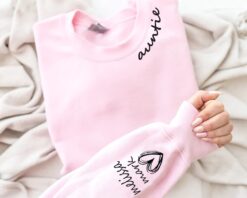 personalized aunt sweatshirt with childrens names on sleeve custom crewneck or hoodie unique gift for auntie c8lmu