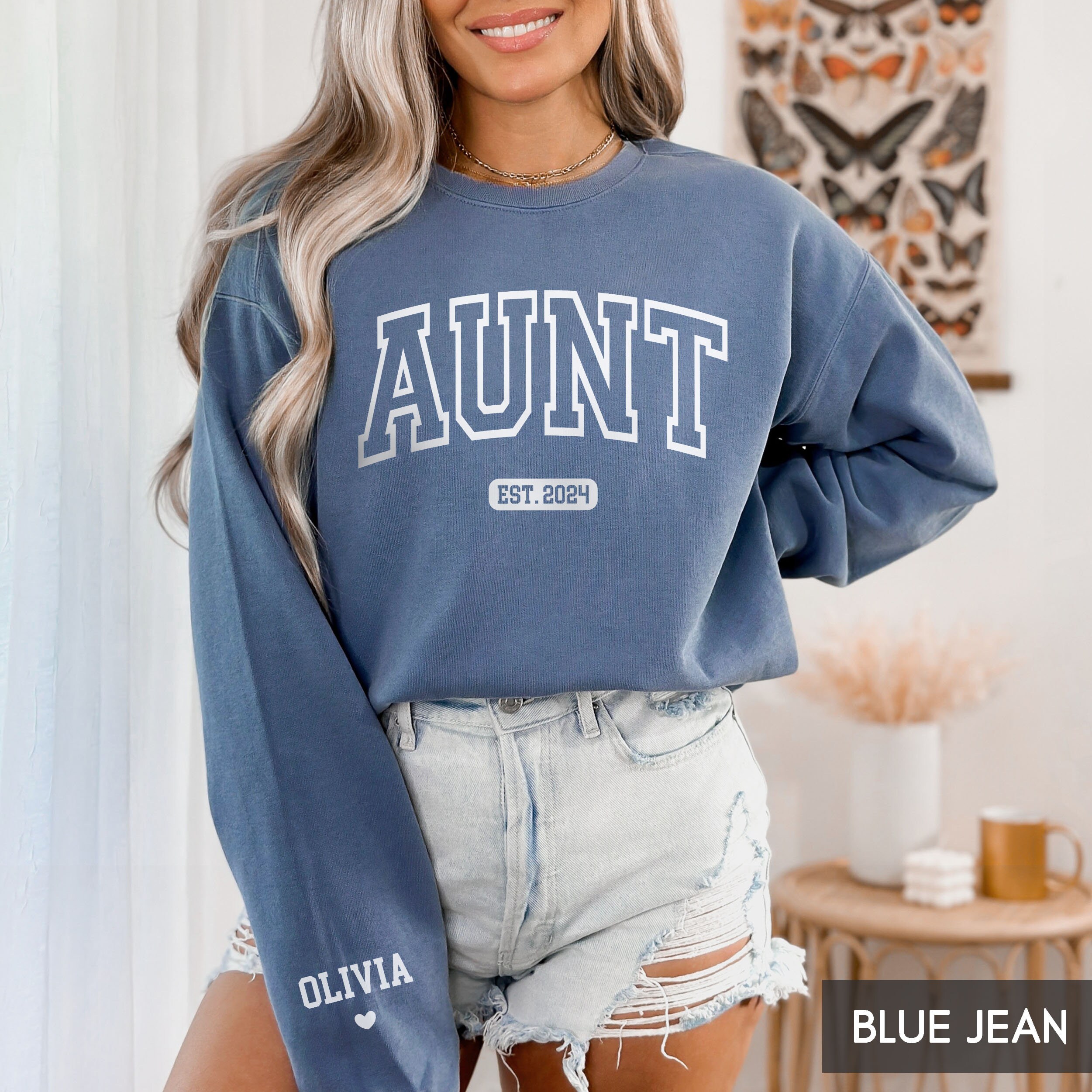 personalized aunt sweatshirt with niece nephew names custom est year unique gift for new aunt birthday announcement