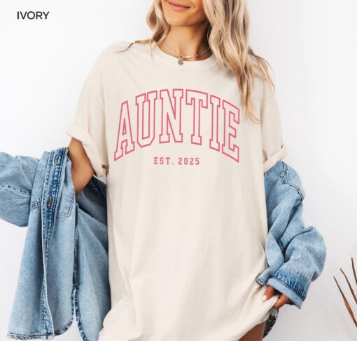 personalized auntie est 2025 t shirt for pregnancy reveal baby announcement cute aunt shirt gifts jubcr