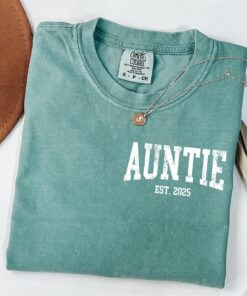 personalized auntie pocket shirt for new aunts cute sister gift aunt announcement aunt est year yz6ly