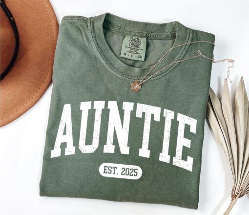 personalized auntie shirt for mothers day birthday gift cute new aunt announcement tee n7ppn