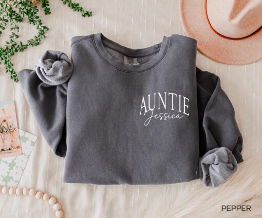 personalized auntie sweatshirt custom auntie shirt new aunt gifts baby announcement gift unique auntie sweater cknwa