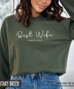 personalized best wife ever sweatshirt custom year funny wifey crewneck unisex for engagement anniversary gift zfu1l