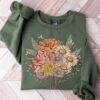 personalized birth flower family bouquet sweatshirt for plant mom custom birth month shirt unique grandma gift g144c