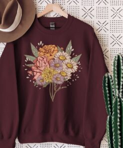 personalized birth flower family bouquet sweatshirt for plant mom custom mothers day shirt cute cottagecore style 0c736