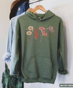 personalized birth month flower hoodie for mom custom mothers day gift plant mom sweatshirt cottagecore style t9ef8