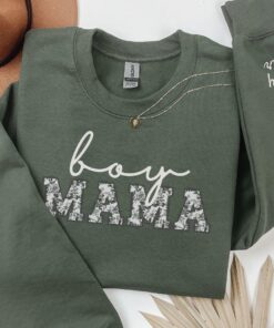 personalized boy mom sweatshirt with kids names custom floral crewneck for mothers day baby reveal outfit giba7