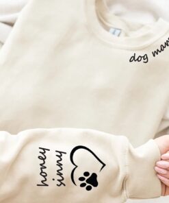 personalized dog mama sweatshirt custom dog paw print sweatshirt best gifts for dog moms christmas gifts for mom v8f4s