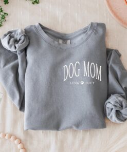 personalized dog mom sweatshirt with custom dog names for mothers day unique dog mom gifts and dog mama apparel waame