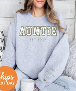 personalized floral auntie sweatshirt with kids names custom gift for new auntie unique personalized aunt gifts ljlfv