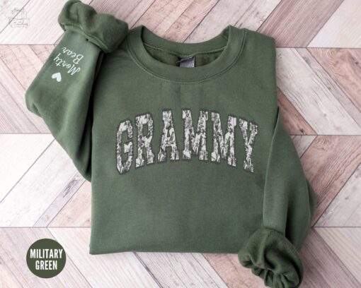 personalized floral grammy sweatshirt with kids names custom grandma gift unique grammie shirt for mothers day my3fa
