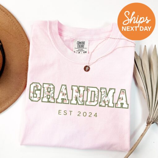 personalized floral grandma shirt custom tees for grandmother unique gifts from grandkids floral design grandma t shirt bhfpi