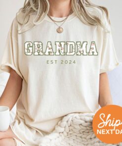 personalized floral grandma shirt custom tees for grandmother unique gifts from grandkids floral design grandma t shirt bhsve