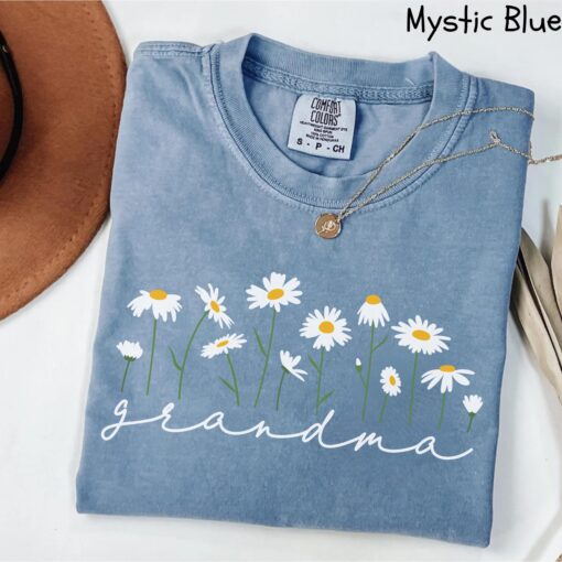 personalized floral grandma shirt for mothers day gifts new nana gigi mimi granny t shirt best grandma ever shirt qzze1 scaled