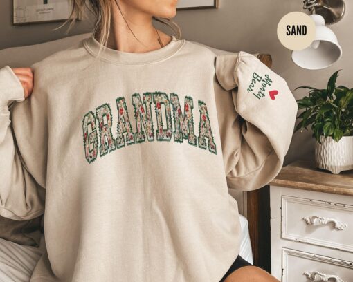 personalized floral grandma sweatshirt with custom kids names on sleeve cozy granny crewneck for mothers day or christmas dvjpv