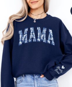 personalized floral mama sweatshirt with kids names on sleeve chinoiserie mom crewneck for unique mothers day gift 0nzzo