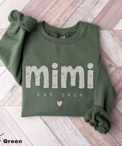 personalized floral mimi sweatshirt for grandma life mothers day 2024 pregnancy reveal est 2024 cute mimi shirt 00vic