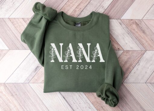 personalized floral nana sweatshirt cute nana sweater gift from grandkids unique nana est sweatshirt for mothers day 0n2gq