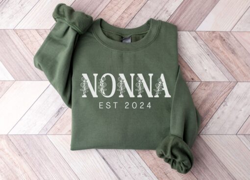 personalized floral nonna sweatshirt for grandma mothers day gift unique nanny sweatshirt best nonna est shirt pzlum