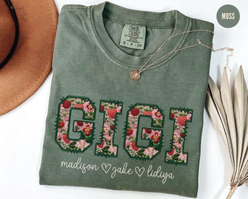 personalized floral strawberry gigi shirt for grandma with kid names custom comfort colors t shirt for mothers day szobg