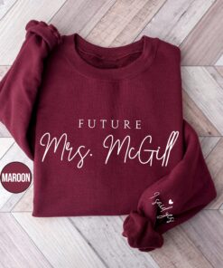 personalized future mrs sweatshirt for bride to be engagement gifts custom fiancee hoodie bridal shower outfit mukqh