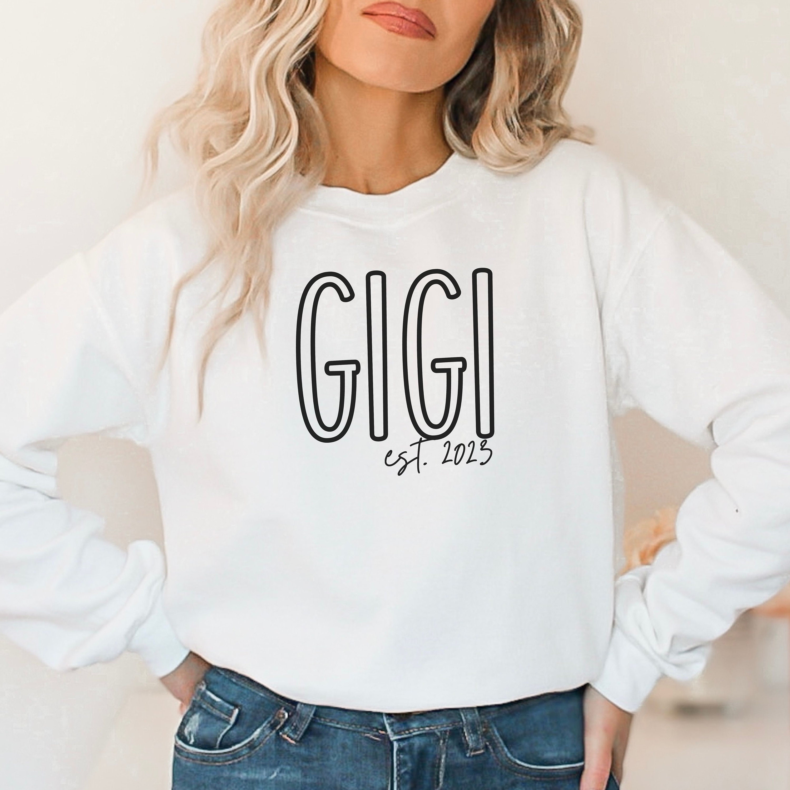 personalized gigi long sleeve sweatshirt custom gigi shirt unique gift for gigi comfortable sweatshirt for women 5nasf