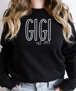 personalized gigi long sleeve sweatshirt custom gigi shirt unique gift for gigi comfortable sweatshirt for women vpjfa