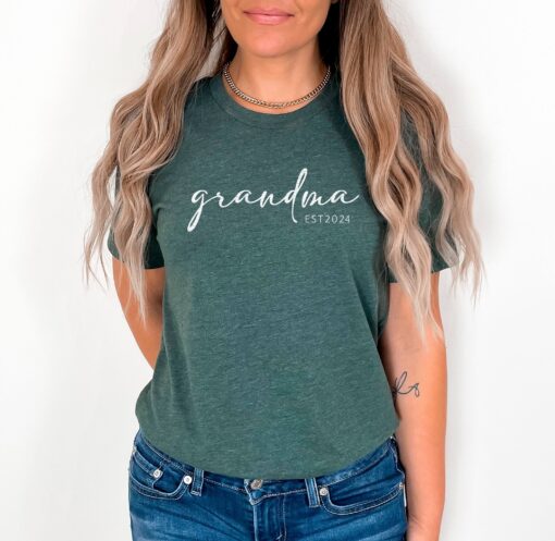 personalized grandma est 2024 shirt funny grandmother t shirt best grandma ever mothers day gift for new grandmas hew4y