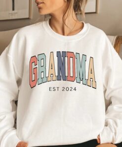 personalized grandma est sweatshirt custom crewneck unique grandma gift pregnancy announcement shirt 9v78o