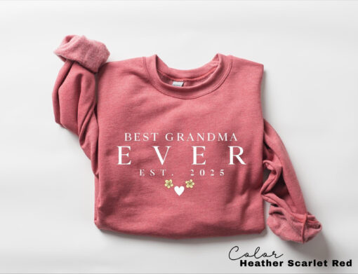personalized grandma est sweatshirt for new grandmas custom year gender reveal pregnancy announcement gift hddtv