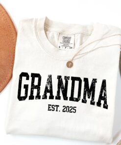 personalized grandma est year shirt for new grandmas happy mothers day announcement gift unique grandma t shirt 8ixbi