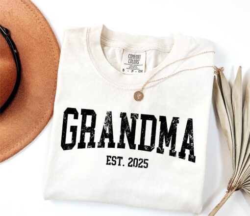 personalized grandma est year shirt for new grandmas happy mothers day announcement gift unique grandma t shirt