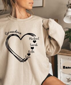 personalized grandma heart sweatshirt with kid names cute nana hoodie for mothers day unique grammy gift jk714