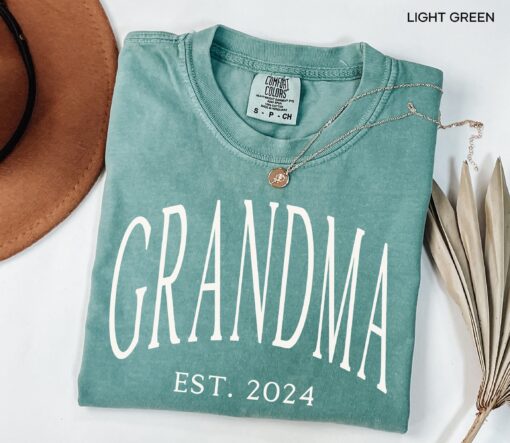 personalized grandma shirt custom gift for new grandma cute t shirt for nana mimi gigi great for christmas and mothers day jyfcw
