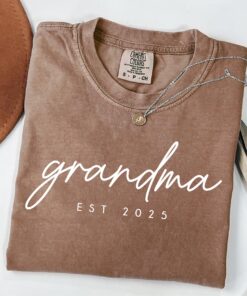 personalized grandma shirt custom grandma est year shirt cute new grandma announcement t shirt for grandmothers 0ls3b