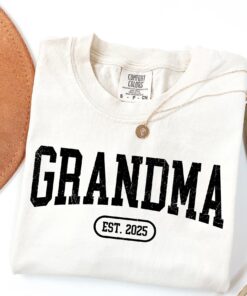 personalized grandma shirt for new grandmas funny grandma announcement shirt best grandma life t shirt aklrw