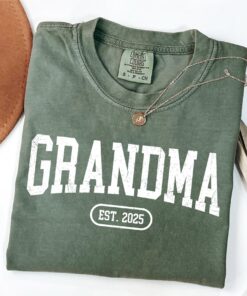 personalized grandma shirt for new grandmas funny grandma announcement shirt best grandma life t shirt dl8ns