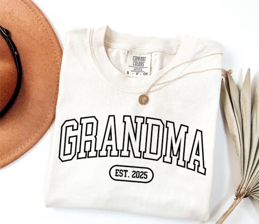 personalized grandma shirt with established year funny grammy shirt for new grandmas and grandma announcement cmatg