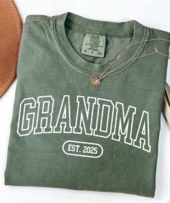 personalized grandma shirt with established year funny grammy shirt for new grandmas and grandma announcement lxrko