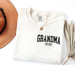 personalized grandma shirt with pocket grandma est year design perfect for announcements and grammy celebrations km7fs