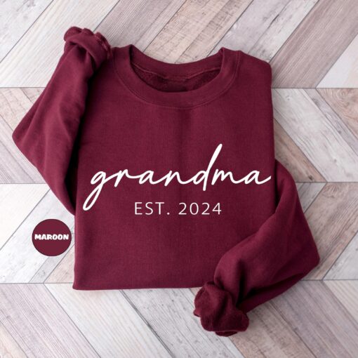 personalized grandma sweatshirt custom gramma hoodie cute grandmother outfit pregnancy reveal nana gift clothing dv6q6