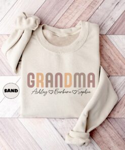 personalized grandma sweatshirt with grandchildren names cute gigi hoodie for mothers day or birthday gift o8gt5