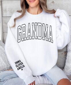 personalized grandma sweatshirt with grandkids names custom mothers day crewneck for nana mimi gigi best mom ever shirt u5xaa