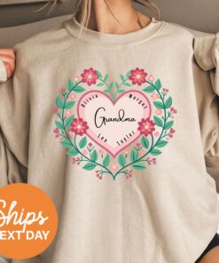 personalized grandma sweatshirt with grandkids names custom nana mimi abuela sweater unique gift for grandmothers xqpzt